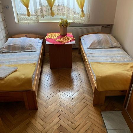 Pokoje Goscinne Amader Zambrow Buitenkant foto